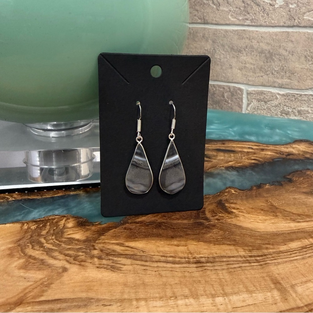 Chic Silver Teardrop Earrings